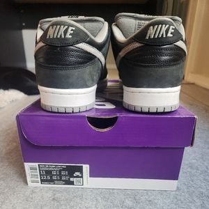 NIKE SB DUNK LOW PRO